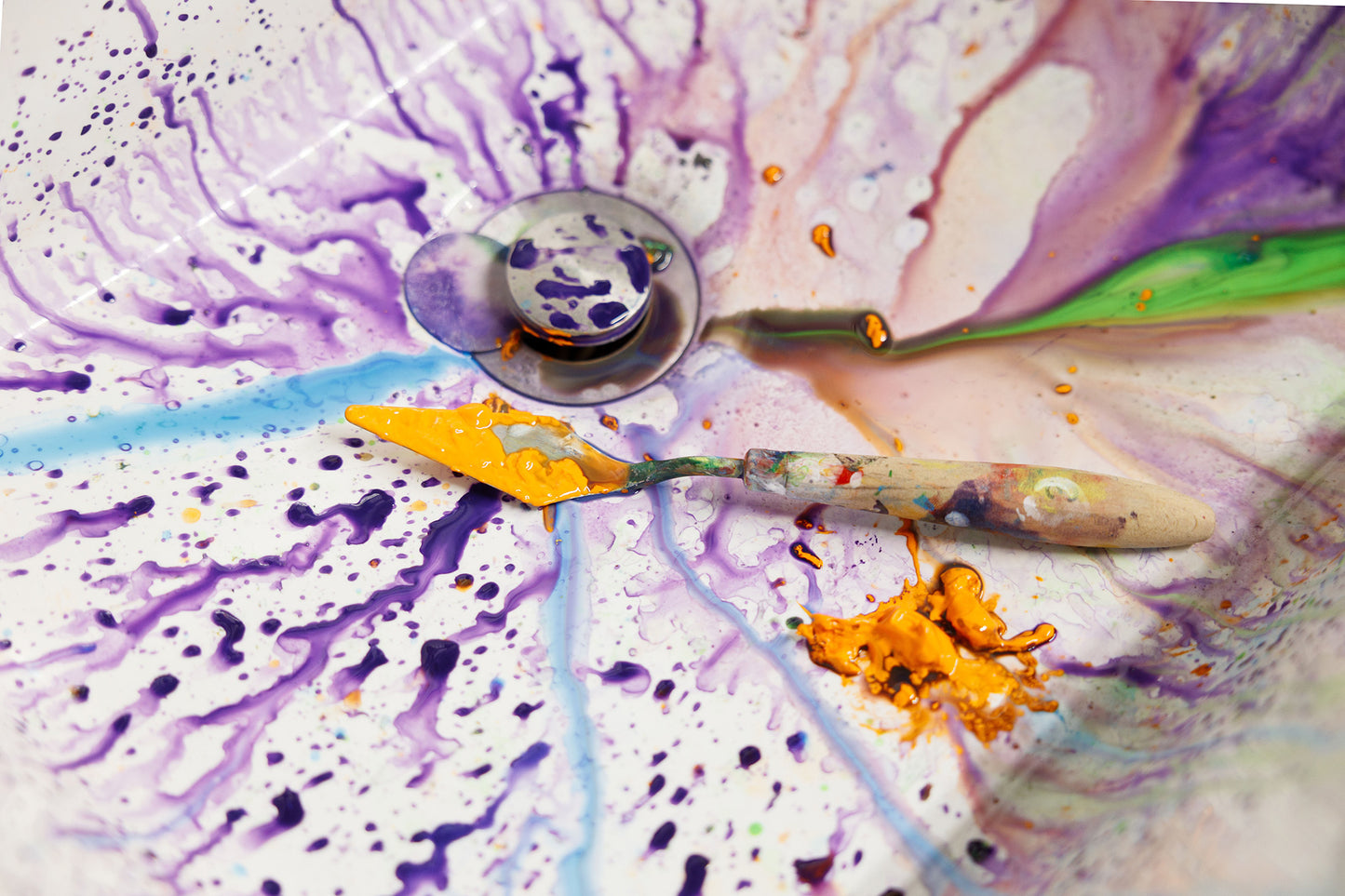 Splatter Painting & Paint Pouring Session